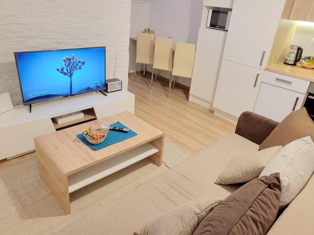 Velky Apartman 3 Bratislava Exterior photo
